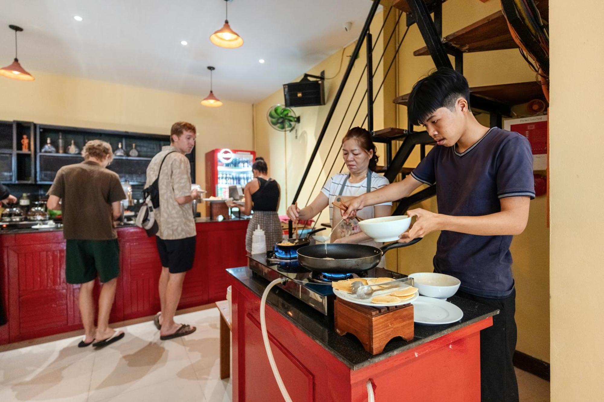 Harmony Old Town Hostel And Pool Bar 호이안 외부 사진