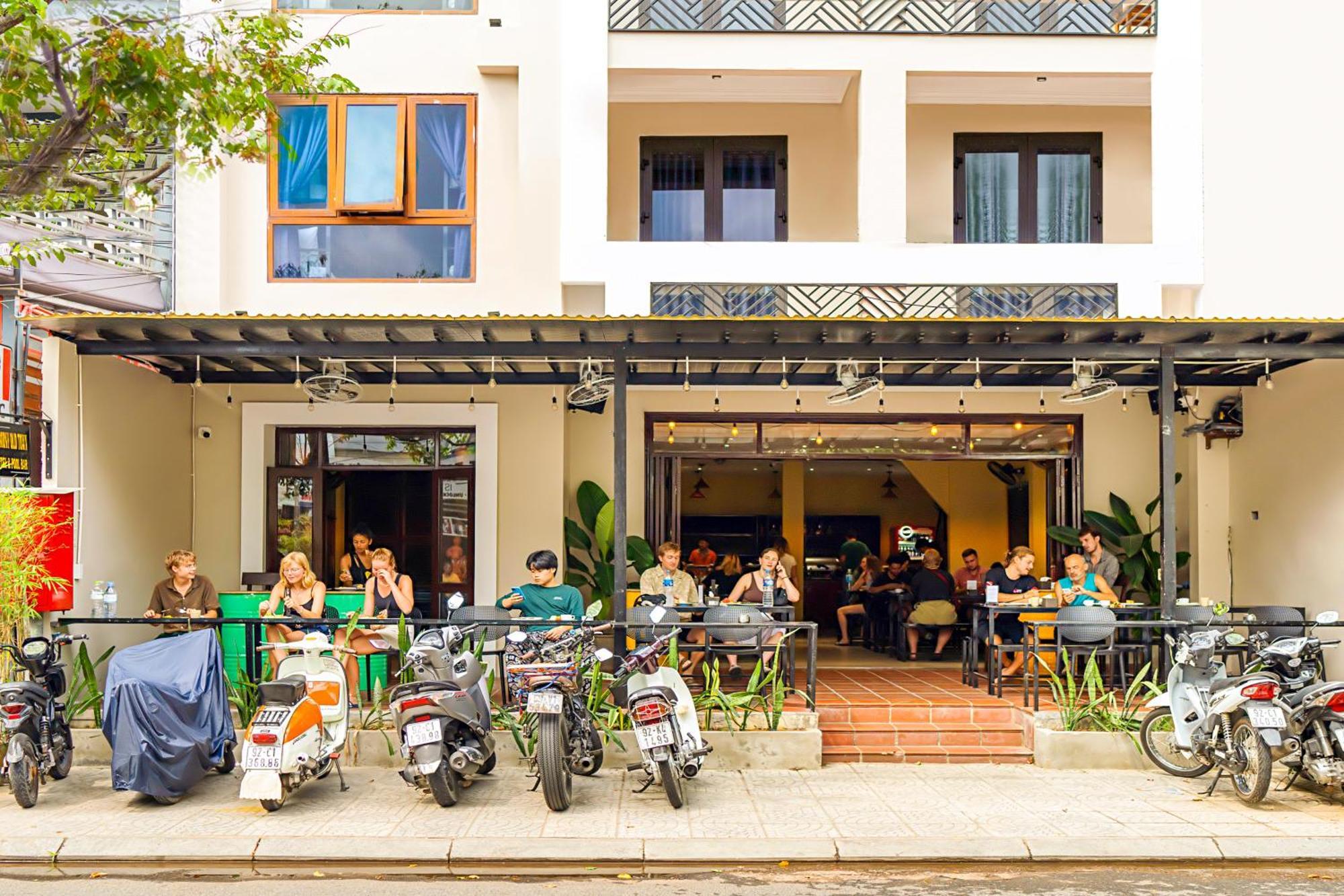 Harmony Old Town Hostel And Pool Bar 호이안 외부 사진